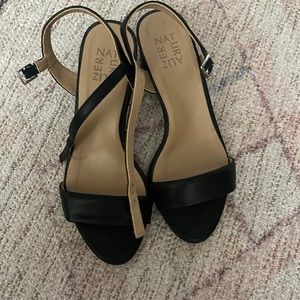 2 inch black heels. Work twice. Great condition.